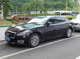 Infiniti Q70L CN-Spec (Y51)In Guangzhou Garden Hotel 01.jpg